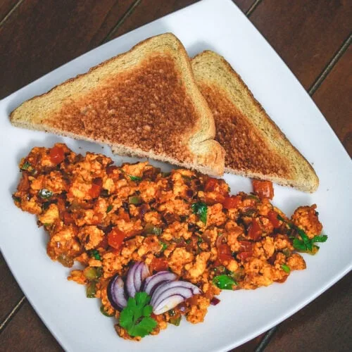 Paneer Bhurji with Multigrain Toast